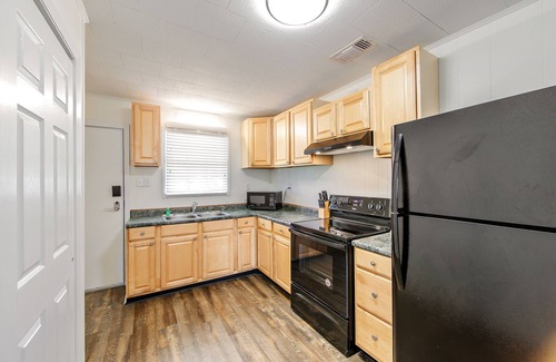 Golden Meadow Cabin | Southern Breeze Lodge