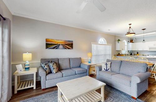 Central Myrtle Beach Apartment | Southern Charm at Myrtlewood