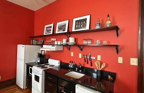 Lawrenceburg Apartment | Southern Charm at Trail Suites Inn, Suite C