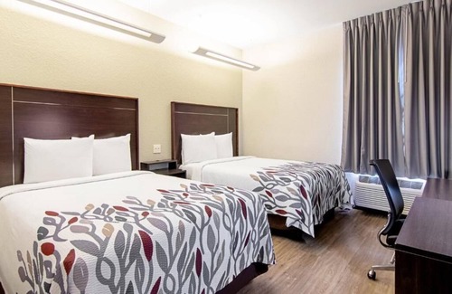 Locust Grove Hotel | Southern Charm: Pets Allowed, Parking! Short Drive to Sky Zone Trampoline Park