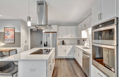 Donelson Apartment | Southern Charm Studio: Y'all Come Stay Awhile