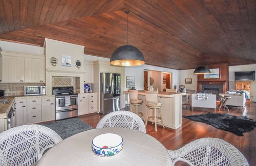 Pleasure Point House | Southern Comfort by Big Fish Real Estate Group at Lake Martin, sleeps 10!