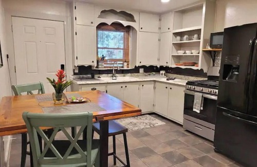 Fort Smith House | Southern Comfort Downtown Ft Smith!