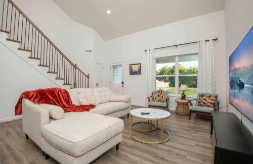 Ashley Oaks House | Southern Comfort- Knoxville Family Getaway