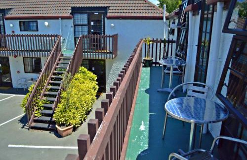 Merivale Hotel | Southern Comfort Motel