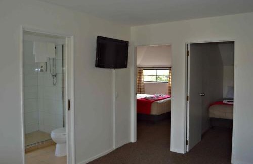 Merivale Hotel | Southern Comfort Motel