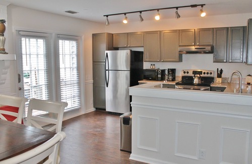 Charlotte House | Southern Comfort! Southpark Pet Friendly Townhome All Inclusive