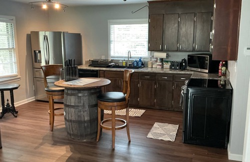 Nashville House | Southern ComfortnDynamic 2 Level Homen1 Acre LotnFully Fenced Backyard