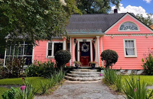 North Charleston Apartment | Southern decadence 2 min from park circle
