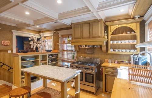 East Midtown House | Southern Elegance in Heart of Memphis