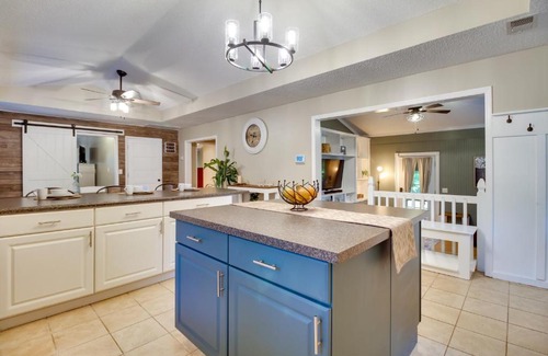 Eden House | Southern Escape in Guyton Private Yard and Hot Tub!