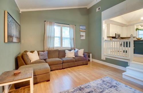 Eden House | Southern Escape in Guyton Private Yard and Hot Tub!