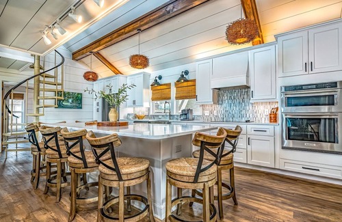South Beach House | Southern Exposure | 4 Bed, 2 Bath