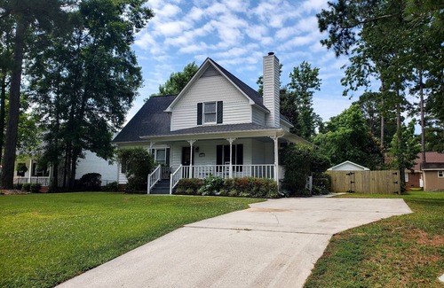 Kings Grant House | Southern Gem- Centrally Located-10 min to downtown or the beach!