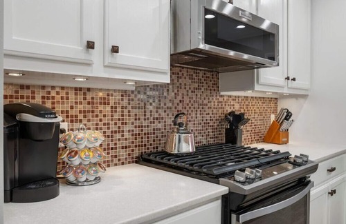 Tulsa House | Southern Hills Stunner! 3bd/2bth