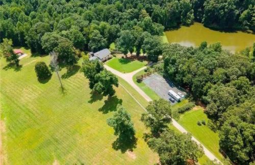 Gainesville House | Southern Home and fishing lake.