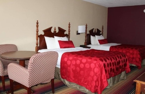 Perry House | Southern Hospitality! Comfy Unit, Parking