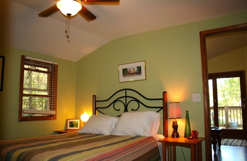 Cobden House | Southern Illinois Private Cottage