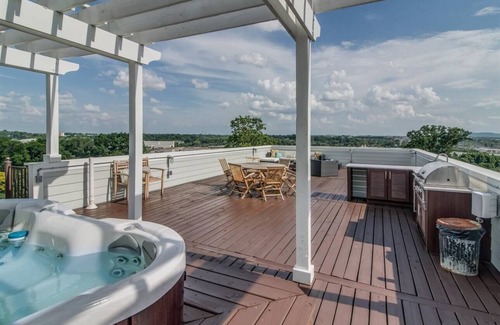 Shelby Hills House | Southern Inspiration Nash Style-4th Night FREE!