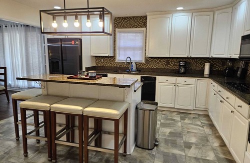 Cordova House | Southern-Inspired 5-BR Luxury Home with Pool & Jetted Tub - Simply Marvelous.