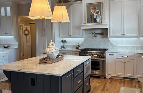 Mount Berry House | SOUTHERN LIVING! Newly renovated! Private with Mountain views-sleeps 16