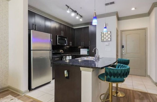 Dunwoody Apartment | Southern Luxury in North Atlanta!
