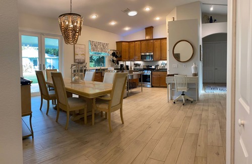Jupiter House | Southern Memories - Buttonwood: Dog friendly, quiet fenced yard