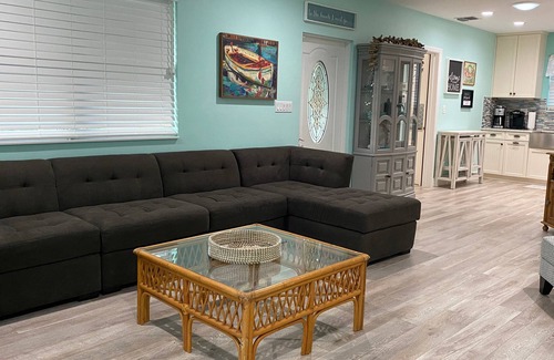 Jupiter House | Southern Memories - Driftwood: Quaint, single family & dog friendly!