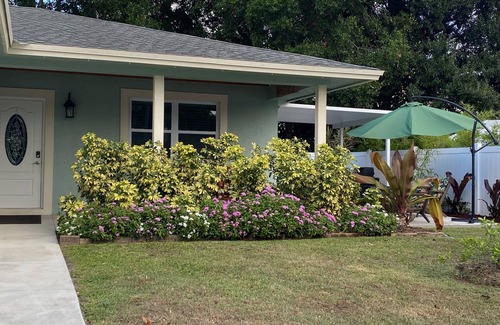 Jupiter House | Southern Memories - Driftwood: Quaint, single family & dog friendly!