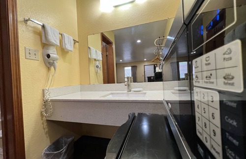 Waldron Hotel | Southern Nights Motel