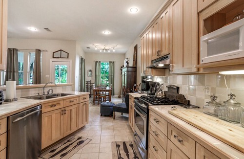 Abita Springs House | Southern Oaks Guest House Downtown Historic Abita Springs