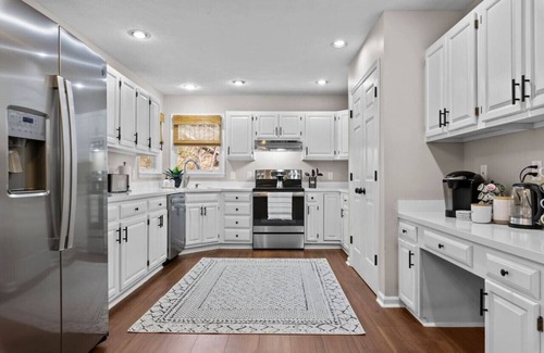Southern Pines House | Southern Pines Getaway w/Hot Tub, Fire Pit & Pool
