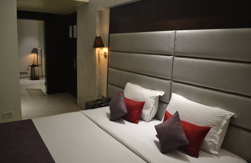 Kalighat Hotel | Southern Plaza
