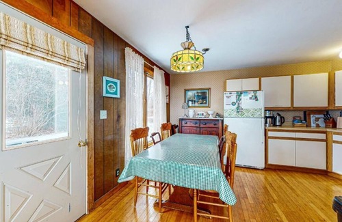 South Hero Cottage | Southern Point Cottage on Lake Champlain