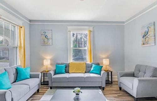 Midtown House | Southern Serenity-Timeless 3BR w Fenced Yard
