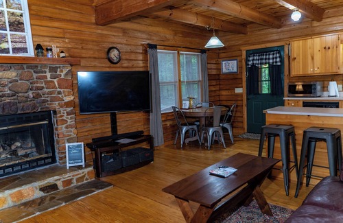 Warm Springs Cabin | Southern Serenity - Peaceful cabin minutes to Callaway Gardens. Pet-friendly!