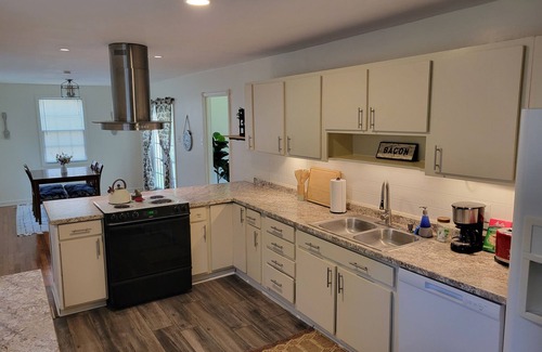 Jacksonville House | Southern Solace: relaxing 3-bedroom house in Jacksonville NC