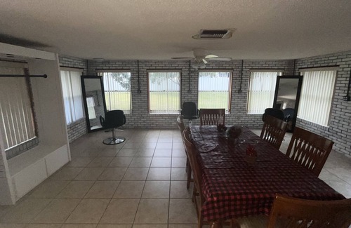 Eagle Lake House | Southern Style Cozy Home,10 Minutes from Lego Land!