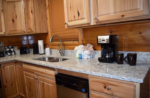 Gatlinburg - Pigeon Forge Cabin | Southern Vieux Too Loft bedroom 1.5 baths honeymoon cabin with Loft Mt. View