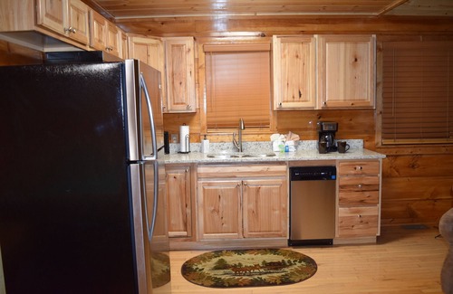 Gatlinburg - Pigeon Forge Cabin | Southern Vieux Too Loft bedroom 1.5 baths honeymoon cabin with Loft Mt. View