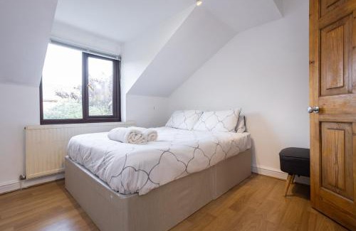 Swindon House | Southernwood House Long Stays Free Parking WiFi