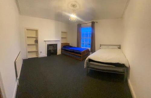 King's Lynn Cabin | Southgate Lodge - Single-Twin, Double and Family rooms