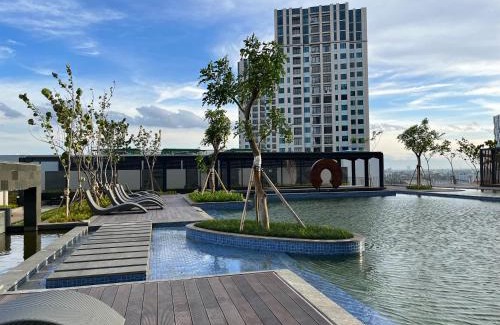 Jakarta Apartment | Southgate Residence Pasar Minggu with Pool View