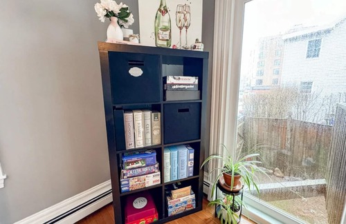 Columbus Park - Andrew Square Condo | Southie Condo - Near Subway - Bring Pets - Pool Table