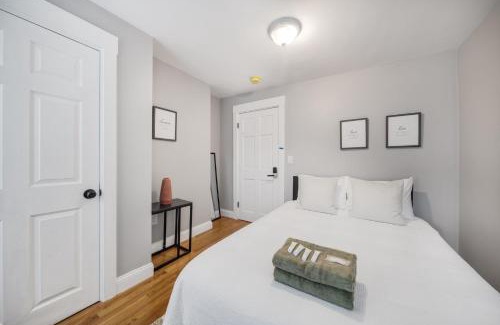 Columbus Park - Andrew Square Apartment | Southie Living by Seaport, Red Line, Beach & Bars