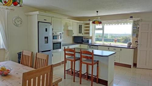 Murroogh House | Southland Holiday Home by Trident Holiday Homes