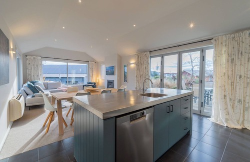 Te Anau House | Southland Sounds - Te Anau Holiday Home