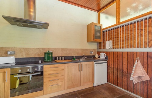Southport Cottage | SOUTHPORT COACH HOUSE, family friendly, with a garden in Southport