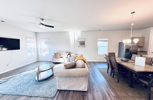 Southport House | Southport Bliss: Beach Retreat!