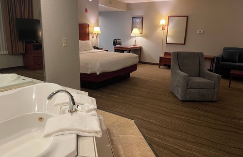 Bemidji Hotel | SouthShore Hotel on Lake Bemidji, Trademark Coll by Wyndham